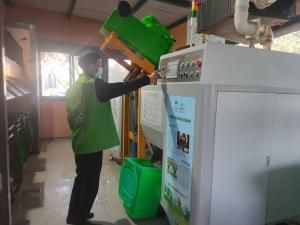Fully Automatic Food Waste Recycling Composting Feed Machine 300kg Per Day