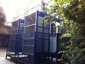 2000kgs Operator Cab Construction Material Hoists Dual Cage SC200 / 200