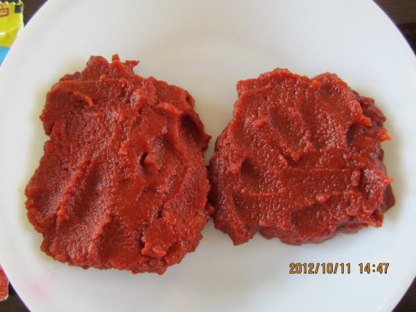 Cheap Triple Concentrate  Bulk Sweet Tomato Paste In Wooden Bin No Additives for sale