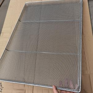 China Durable 660 Mm X 450 Mm Stainless Steel 304 Wire Mesh Tray For Baking Drying Cooling Food Indutries on sale
