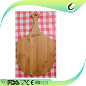 Bamboo pizza cutting board with pizza cutter