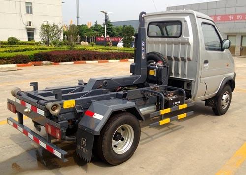 Cheap 2tons Hook Arm Garbage Truck XZJ5040ZXX For Loading , Unloading , And Transport for sale