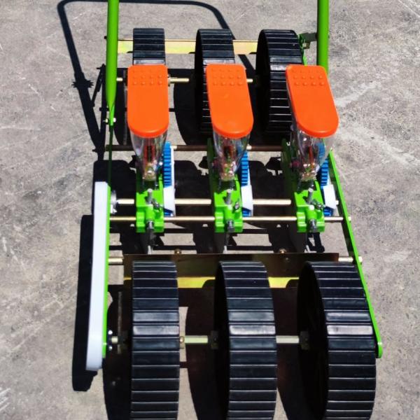 Cheap Multiple Rows Precision 	Agriculture Equipment Vegetable Planter Machine Manual Operation for sale