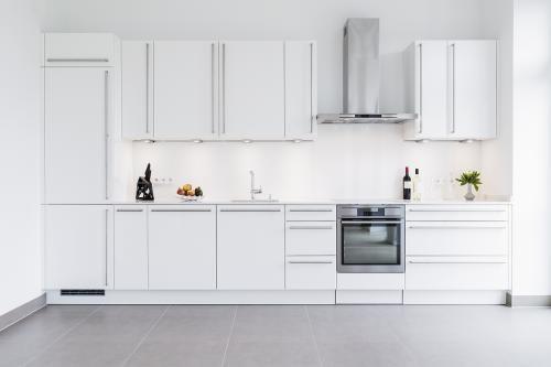 Cheap Moisture Proof Particle Board Kitchen Cabinets With Handles And Hinges for sale