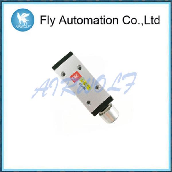 Cheap Metallic Hand Pneumatic Manual Control Valve 5/2 Way 0.1 - 0.7 Mpa Pressure XQ250620 for sale