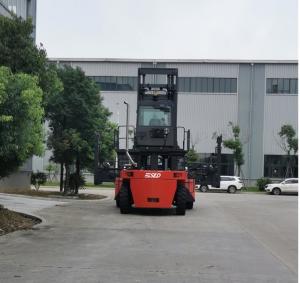 Cummins QSB6.7 Engine Flexible 20ft 40ft Empty Container Handler For Stacking 3 Layers
