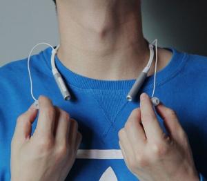 China Bluetooth 4.1 Neck Hung Sport  Bluetooth Headset Super long standby Earphone Z6000 on sale