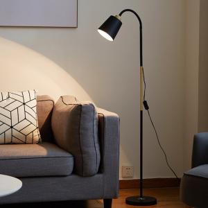 China Nordic White Black Wood Color Floor Lamp Modern E27 Floor Lamps Standing Simple led corner floor lamp(WH-MFL-23) on sale