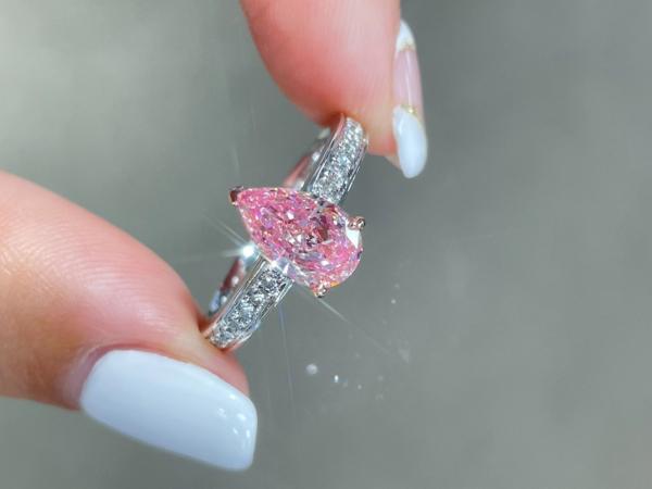 Cheap 1.5ct Pear Shape Synthetic Diamond Rings Artificial for sale