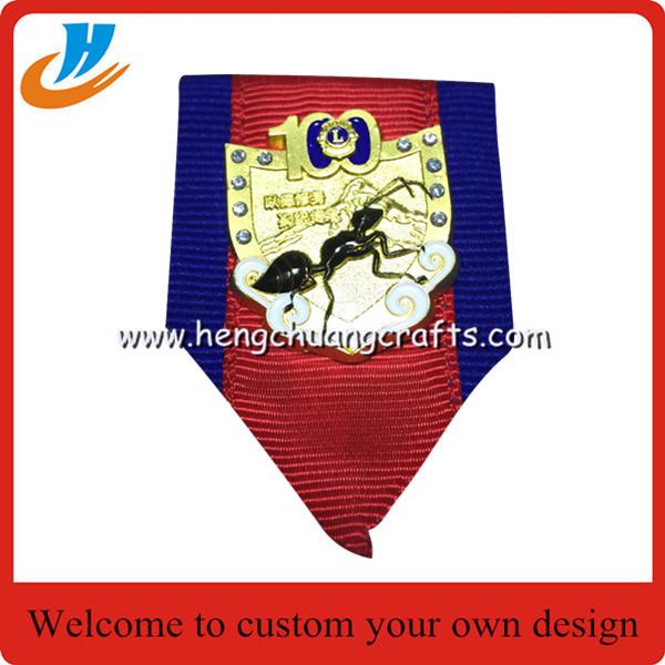 Cheap Welcome to custom metal badge,Lion lapel pin badge for lion club for sale
