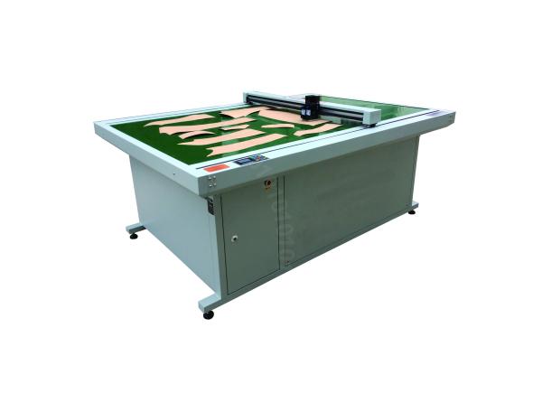Cheap high speed industrial garment pattern different sizes flat cutter plotter for sale