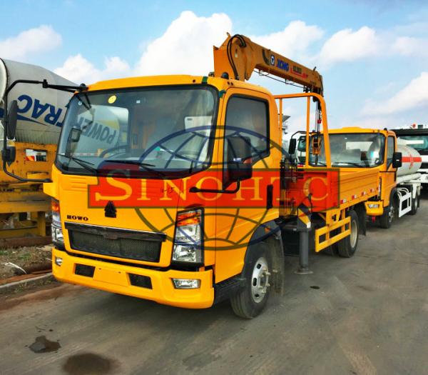 Cheap 4x2 HOWO Cargo Transport Truck Chassis Truck Mounted Crane 120 - 140hp Power for sale