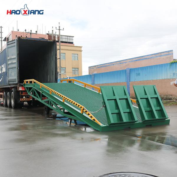 Cheap Factory Portable Loading Ramps Mobile Ramp For Unloading Trucks for sale