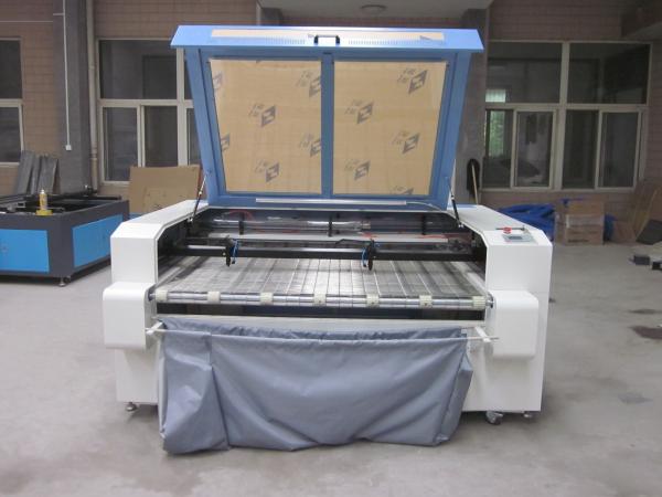 Cheap Laser Fabric Cutter CO2 Laser Cutting Engraving Machine , Laser Power 100W for sale