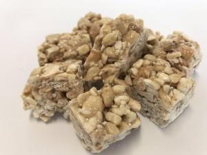 Hand Cutting Honey Nut Clusters ,  Sugar Cashew Mixed Nut Clusters NON GMO