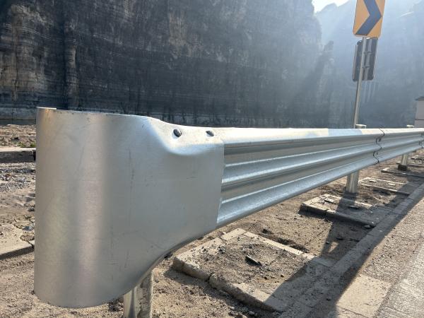 Cheap Guardrail Traffic Barrier Highway W Beam Guard Rails For Roadside Safety Factory Customized Highway Guardrail for sale
