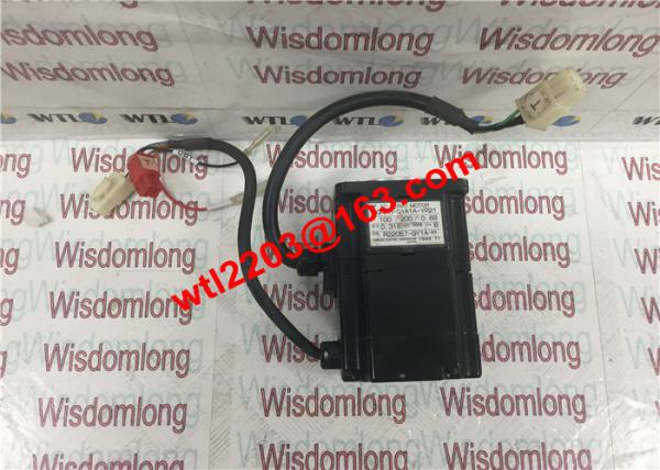 Cheap 800W 200V Brushless AC Servo Motor , Variable Speed Servo Motor SGMPH-08A1A-YR11 for sale