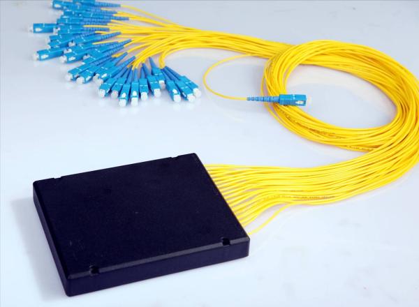 Cheap Single Mode and Multi Mode 1×32 PLC Fiber Optic Splitter for System and Signal Monitoring for sale