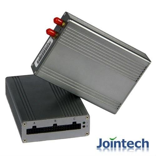 Cheap Automotive 850Mhz GPS Car Location Tracker Device CE Certification for sale