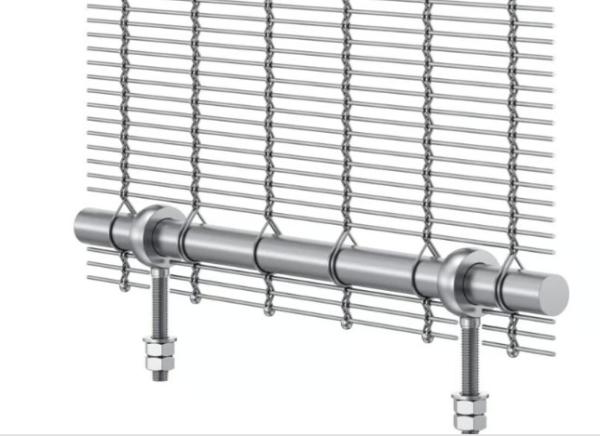 Cheap Round bar with eyebolts For cable mesh With the slide-in round bar + eyebolt fixing system, weft wires are removed from the metal mesh and replaced by a load-distributing round bar. Eyebolts are used for sale