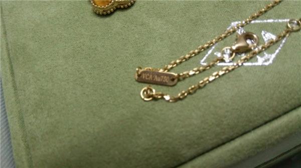 Cheap Van Cleef & Arpels 18K Yellow Gold Necklace Alhambra Necklace With New Stamp Lock for sale