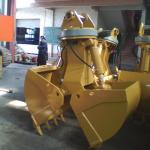 1.2m3 Clamshell Bucket In Conjunction Grabbing Loading Bulk Materials