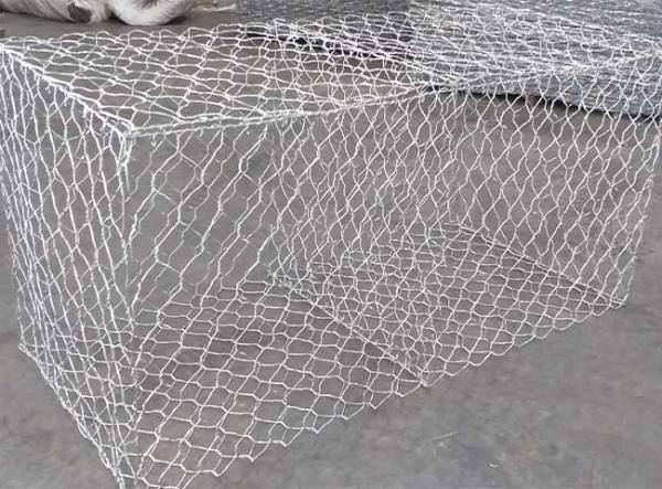 Cheap 6.0mm 50x70mm Galvanized Gabion Basket Weaving And Welding Process for sale