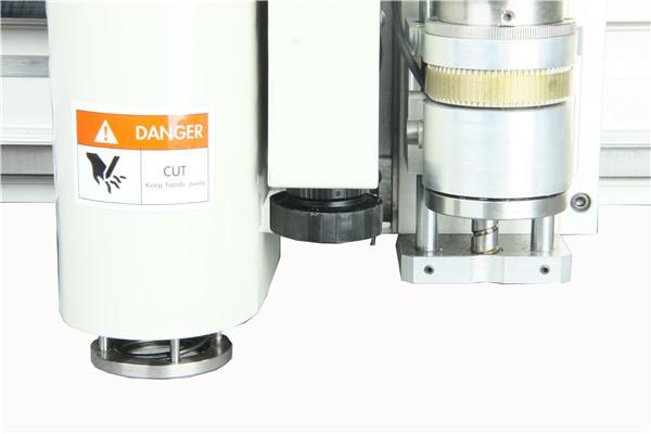 Cheap Operation Stable Cardboard Box Making Machine Double - Drive Cutting System for sale