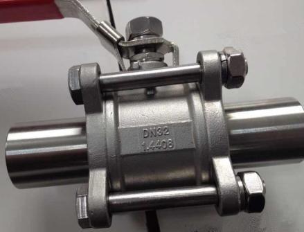 Cheap 3pc SS304 Material Manual Ball Valve with 1000-3000 WOG enclosure bolt for sale
