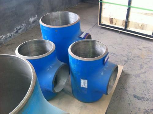 Cheap High-pressured anti-corrosion composite cs and ss steel Elbow tee fittings for sale