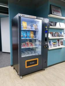 Best Snack Drink custom Vending Machines Philippines Malaysia Vending Machine With E-Wallet wholesale