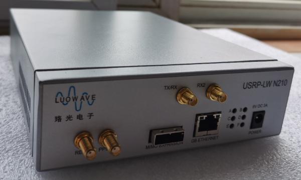 Cheap 50MS/S High Bandwidth Software Defined Radios ETTUS USRP B210 For Communications for sale