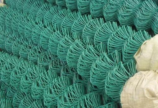 Cheap 5x5cm Chain Link Mesh Fence , L25m Green Vinyl Chain Link Fence for sale