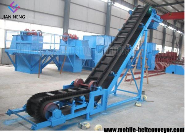 Cheap Flat Inclined Rubber Mobile Conveyor Belt System With Grain Coal Hopper for sale
