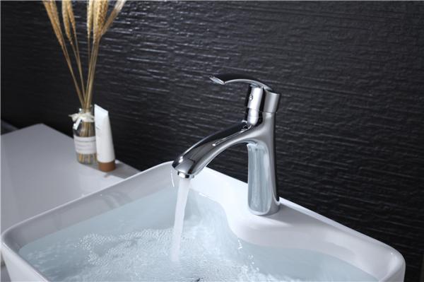 Cheap Custom Logo Deck Mounted Bathroom Vanity Faucets , Modern Bathroom Sink Faucets for sale