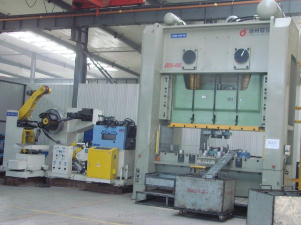 Cheap CNC GL Servo Feeder Machine Decoiler Stamping Press Feeder for sale