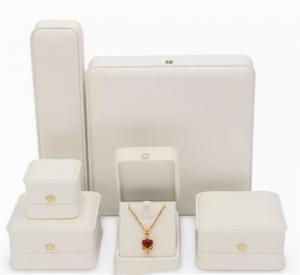 Best PMS Jewelry Packaging Box Velvet Leather Jewelry Boxes Biodegradable wholesale