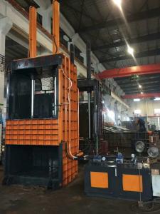 China Semi Automatic Vertical Baler Machine / Vertical Cardboard Baler ISO9001 on sale