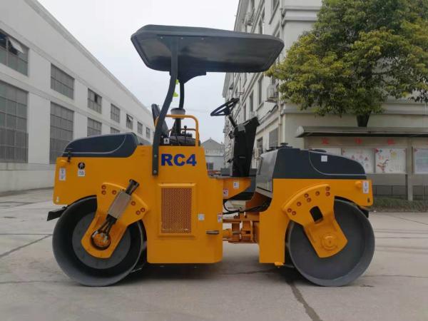 Cheap 4000kg Vibratory Road Roller Variable Speed Roller Road Machine for sale