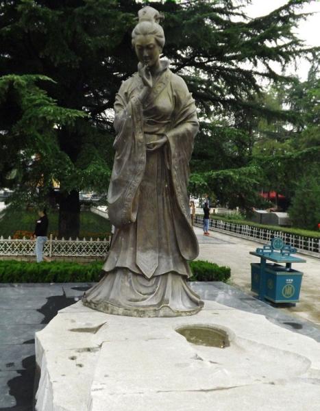 Cheap ancient sculptures lady statue for sale
