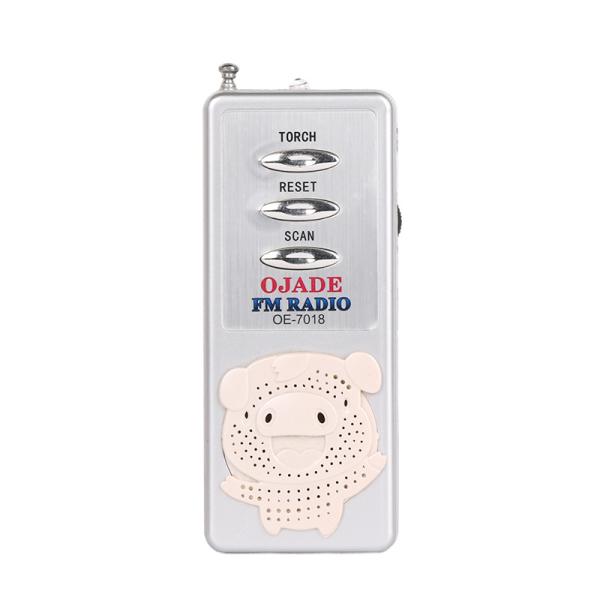 Cheap Cute pig design handheld fm radio with mini flashlight powered dry batteries for sale