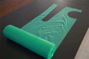 PE Disposable Aprons On A Roll Against Liquid , Sleeveless Disposable Smocks