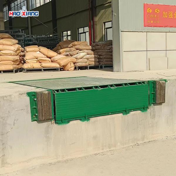 Cheap 15 Tons Loading Dock Leveler Steel Dock Leveler Customizable for sale