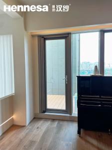 Best Retractable Features Trackless Screen Door with Easy Installation wholesale