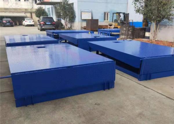 Cheap Truck Hydraulic Loading Dock Levelers 8 Ton With Hinged 400mm Dock Lip for sale