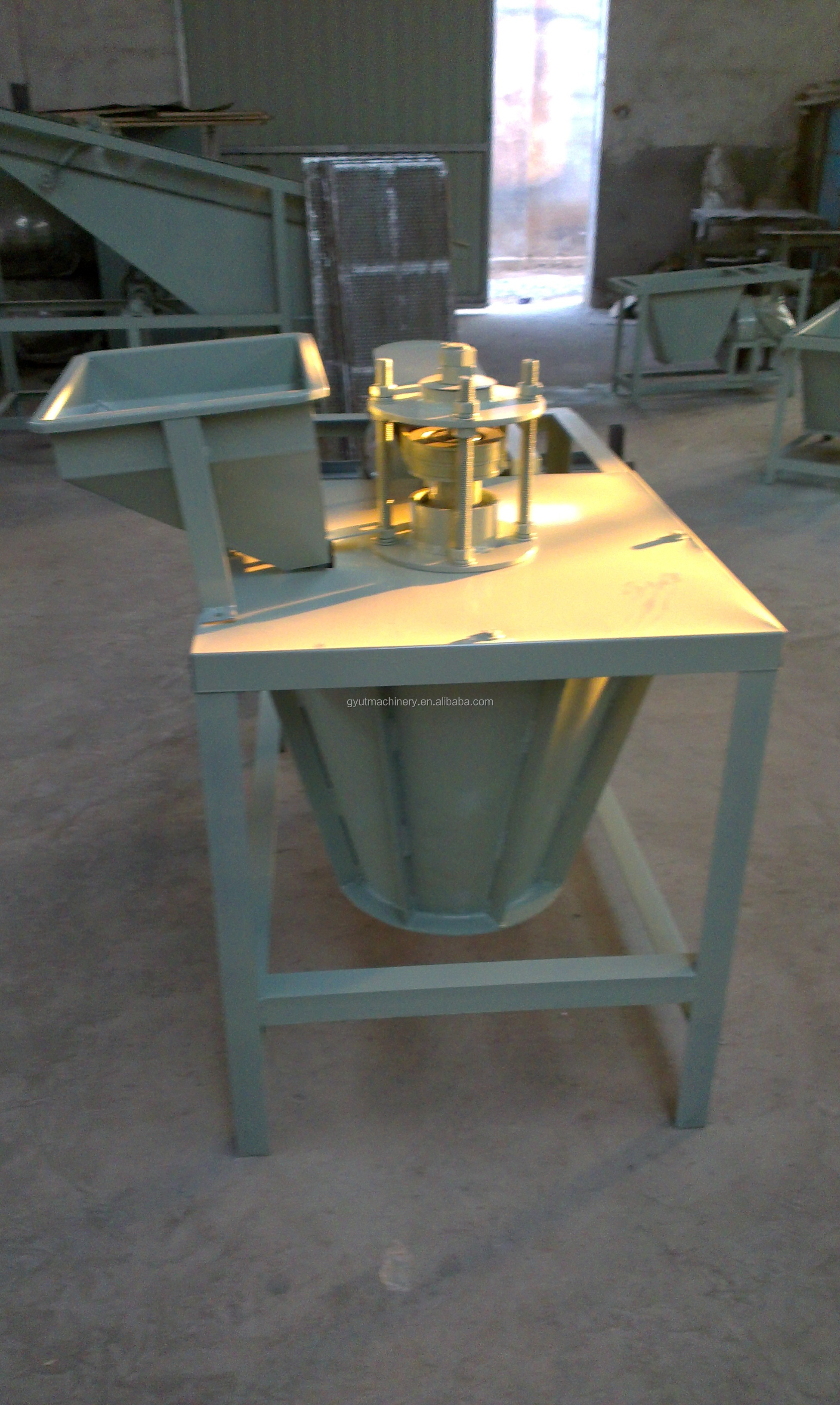 230 KG Automatic Pecan Kernel Peeling Machine Hard Shell Cracker for Walnut Shelling