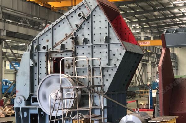 Cheap Low Noise Impact Crusher Machine , Mining Crusher Machine Easy Operation for sale