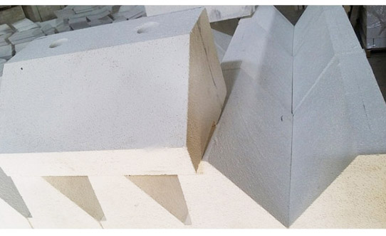 Customized Shaped Corundum Cement Kiln Bricks 85%Al2O3 High Temperature