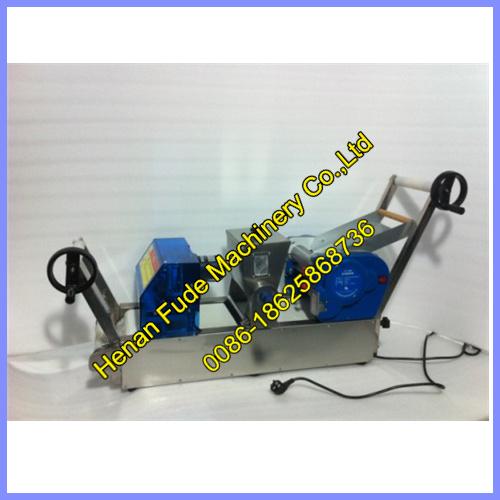 Cheap desktop dumpling skin making machine, dumpling wrapper making machine for sale