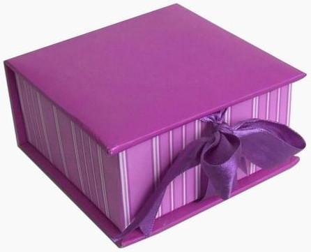Cheap Made in China,Customized and folded gift box for sale